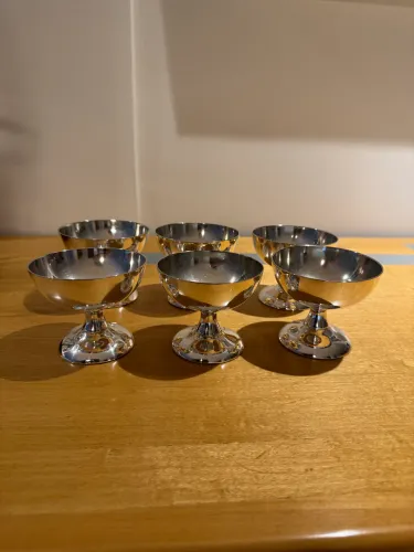 Conjunto de taças de sorvete em prata