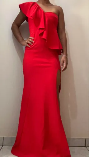 Vestido longo vermelho de festa