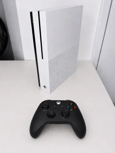 Xbox one s 1TB + controle Series S original