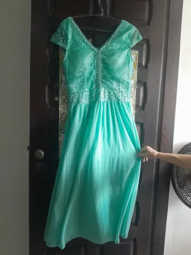Vende-se vestido para festa