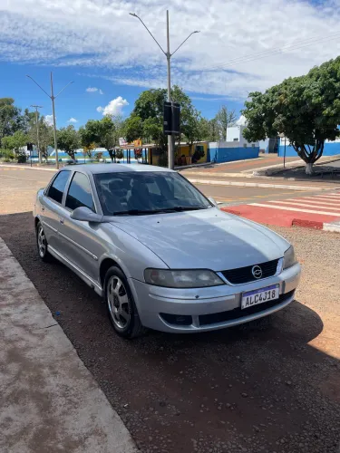 Chevrolet Vectra CD 2.2 16V / 2.0 16V Mec./aut. 2004