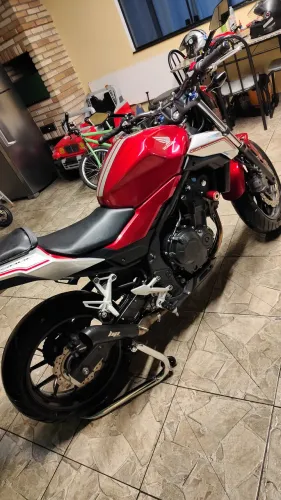 Moto muito nova kilometragem baixa 
