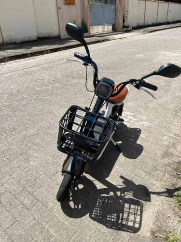 Moto scooter elétrica