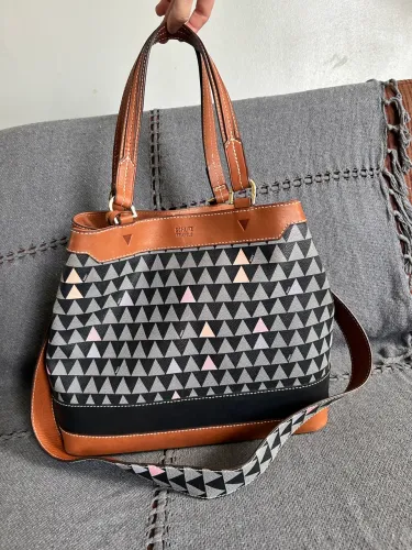 Bolsa coleção triangle Schütz original