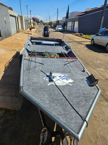 Barco MG náutica big Arrow (SOMENTE O CASCO)