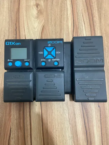 Pedaleira Zoom G1xon