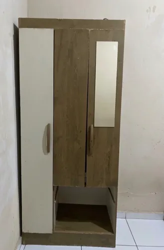 Guarda roupa para solteiro