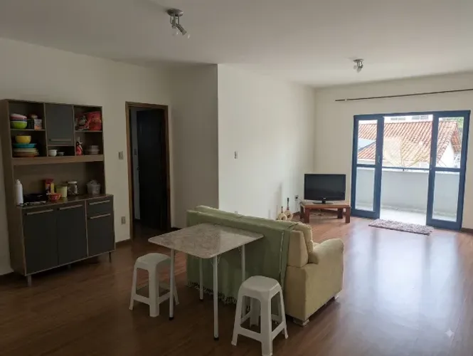 Apartamento 3 Quartos (1 Suíte) com Mais de 100m² - Centro