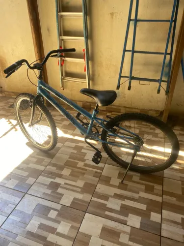 Bicicleta juvenil usada