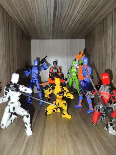Action Figures Articulados - Coleção de Combate (4 Bonecos montados)
