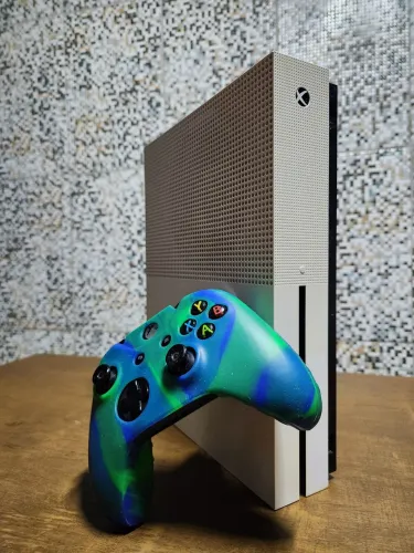 Xbox One S 500 GB + Controle Original