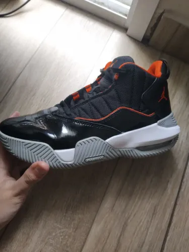 Vendo Air Jordan stay loyal tamanho 38 BR