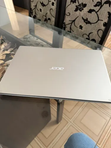 Notebook Acer semi novo