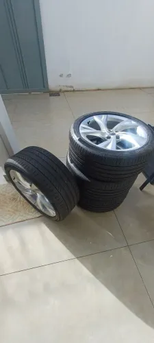 Rodaa e pneus continental 245/40r18