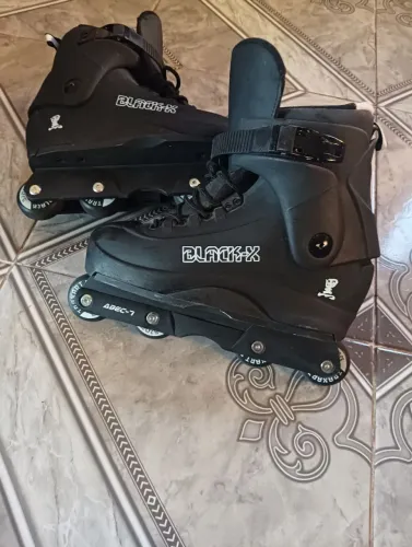 Vendo um patins traxart 41/42 R$600