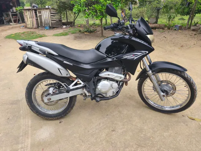 Falcon 400 2013 troco por carro