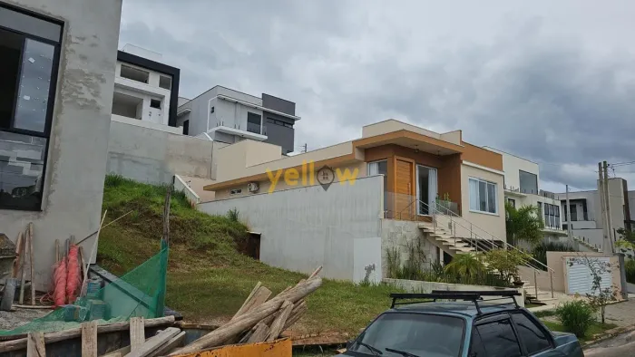 Terreno à Venda em Cezar de Souza - Mogi das Cruzes por R$375k