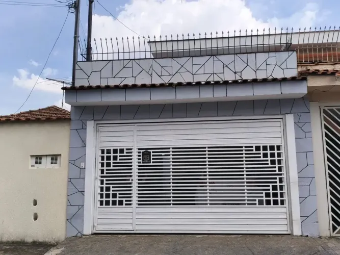 Sobrado à venda no Jardim Modelo  2 dormitórios, quintal e 2 vagas!