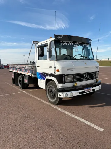 Mercedes-Bens 608-1984