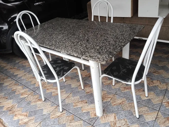 Mesa 4 cadeiras