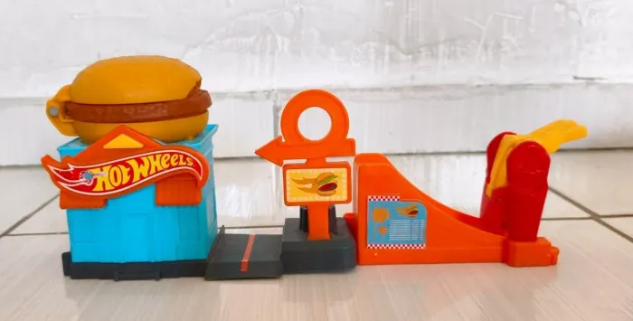 Pista Hot Wheels Loja de Hambúrguer
