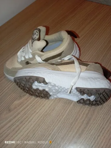 Vendo tênis infantil unissex vans,novo , número,27.