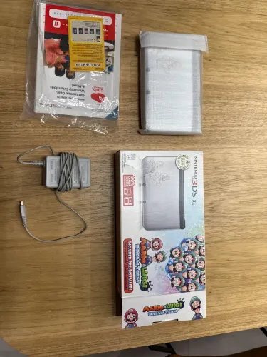 Nintendo 3DS XL Mario & Luigi Dream Team