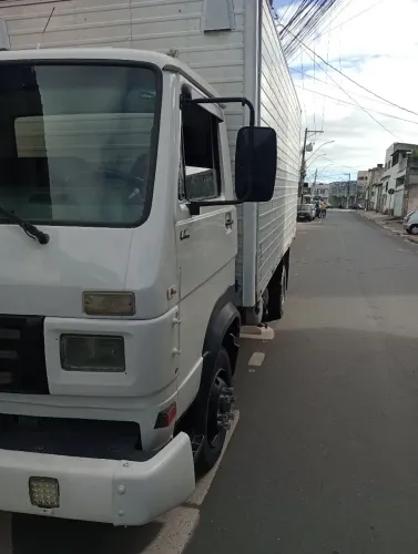 Caminhão baú