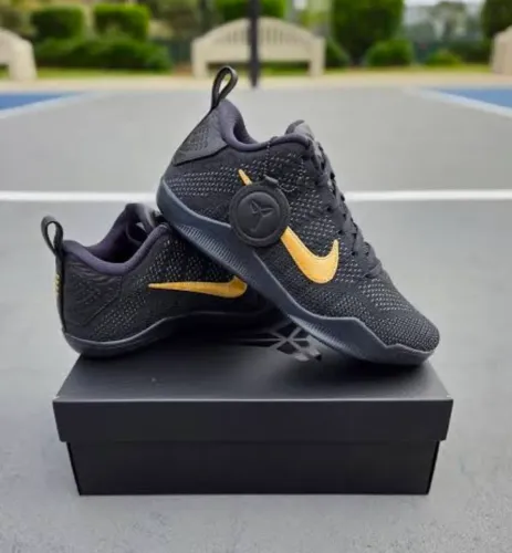 Kobe 11 Elite Protro Black Metallic Gold sz 43