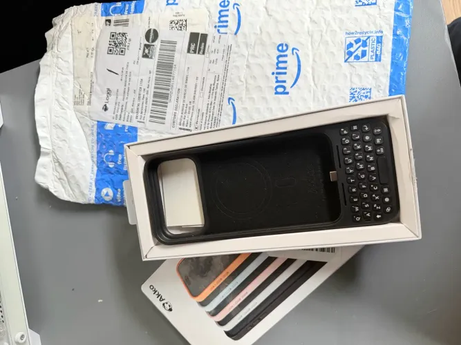 Akko metakey teclado físico iphone 17 pro max