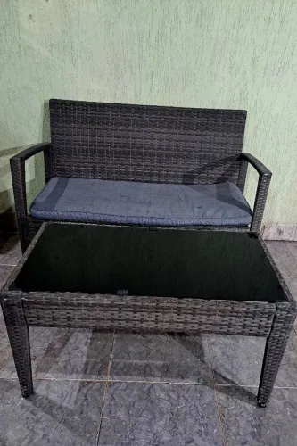 Conjunto de Sofá 2 Lugares + Mesa de Centro em Fibra Sintética ?