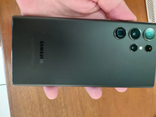 Vendo Samsung Galaxy S22 Ultra para retirada de peças ou conserto.