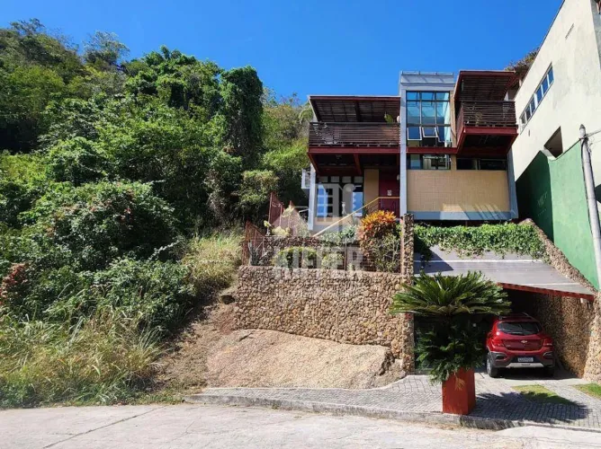Casa com 2 quartos à venda, 167 m² por R$ - São Francisco - Niterói/RJ