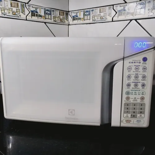 MICROONDAS ELECTROLUX 31 LITROS BRANCO FUNCIONANDO PERFEITAMENTE