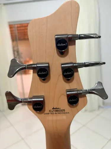 Baixo Jackson Spectra 5 cordas ativo