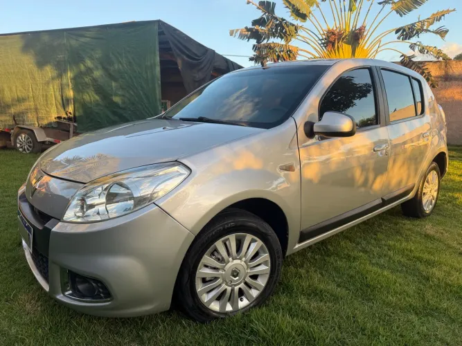Renault Sandero Privilège Hi-flex 1.6 16V 5P AUT 2012