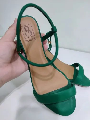 Sandália verde Bebece