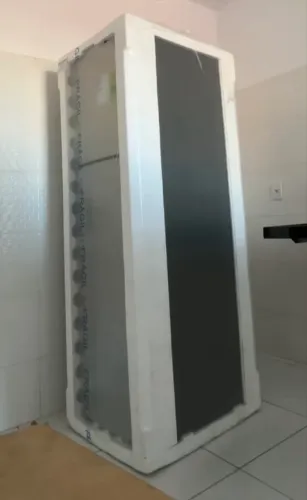 Vende-se uma geladeira Cônsul, 2 portas, 377L (1 mês de uso)