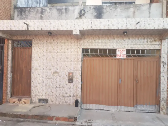 Imóvel pronto pra morar,perfeita com suite, tanto no térreo como no primeiro andar.
