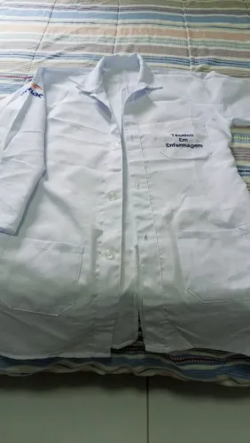 Jaleco P para técnico de enfermagem.