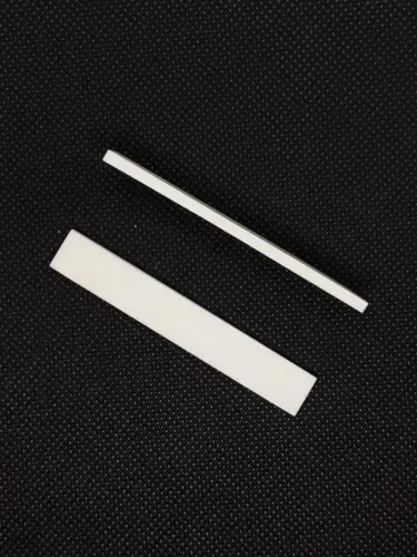 Rastilho para violão de osso tratado. 