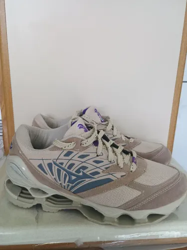 Tênis Mizuno semi novo