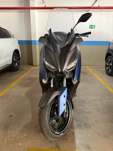 Vendo ou troco XMax 250 conservada e revisada
