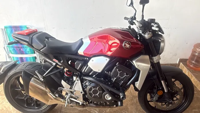 CB 1000r