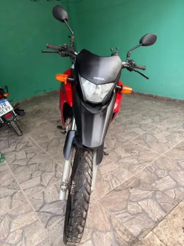 XRE 300 (2016)