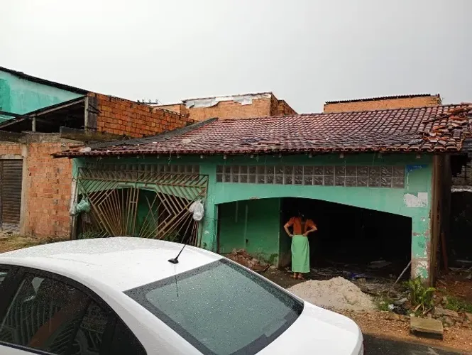 VENDE-SE TERRENO