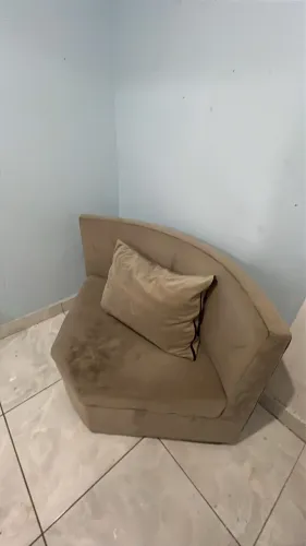 Poltrona de Canto + Puff em Suede Bege - Confortável e Elegante