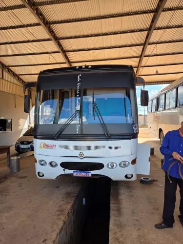 Ônibus motor dianteiro com ar