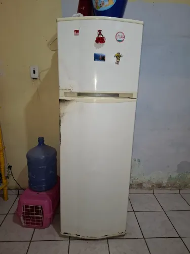 GELADEIRA FROST FREE
