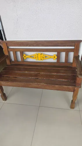 Banco mineiro com ferro